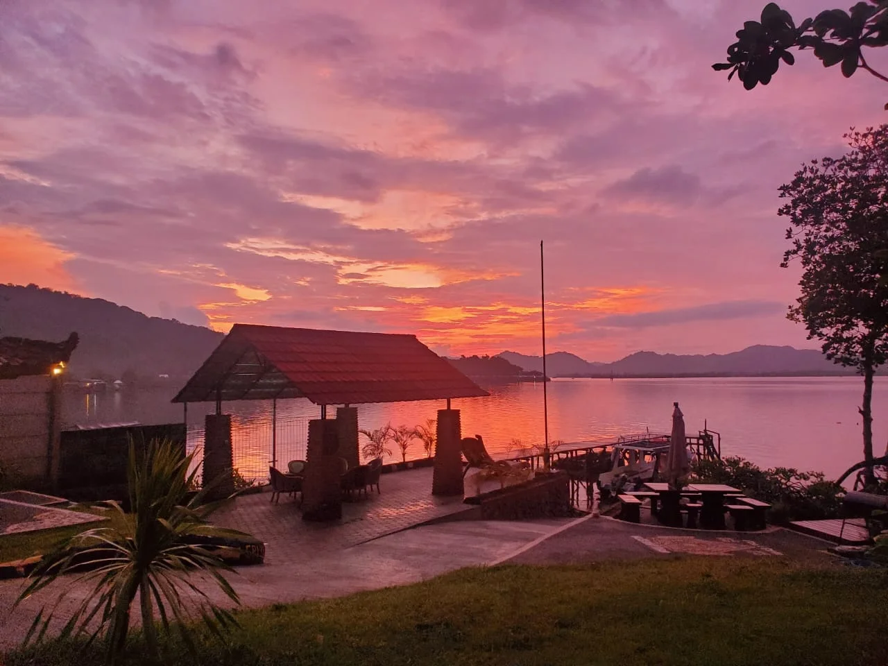 Villa di Pantai Lembar